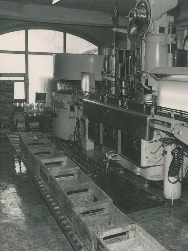 getraenkeabfuellung aus den 50 Jahren silberquelle